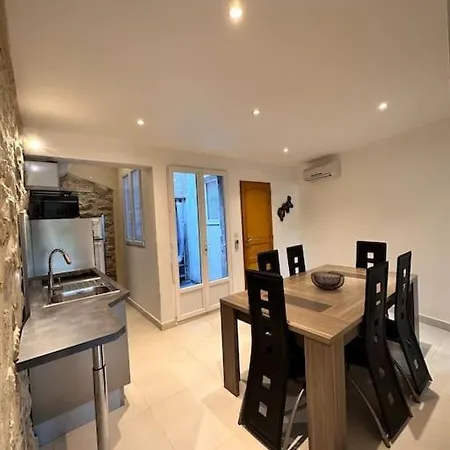 L'elegance De La Pierre Apartment *